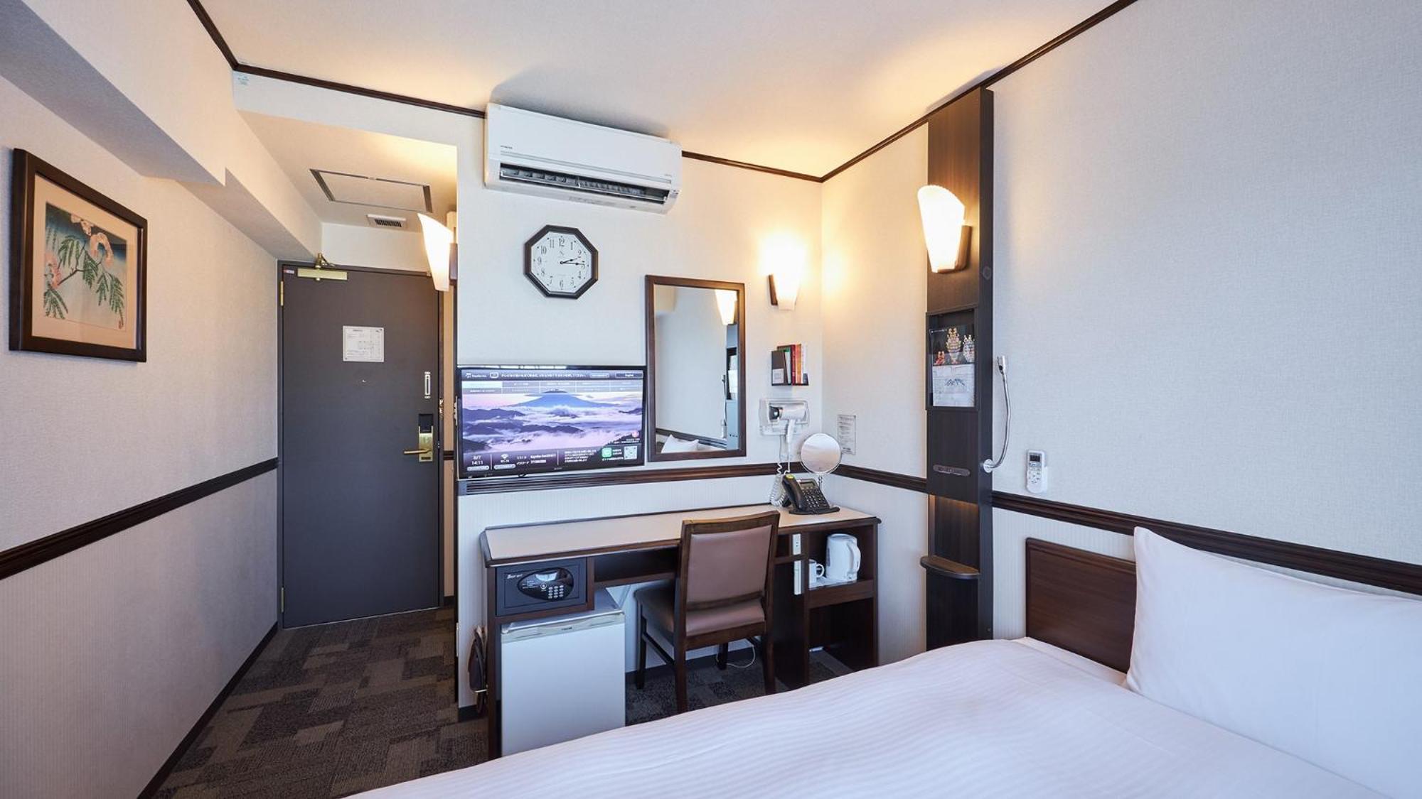 Toyoko Inn Tsu Eki Nishi Guchi Exterior photo
