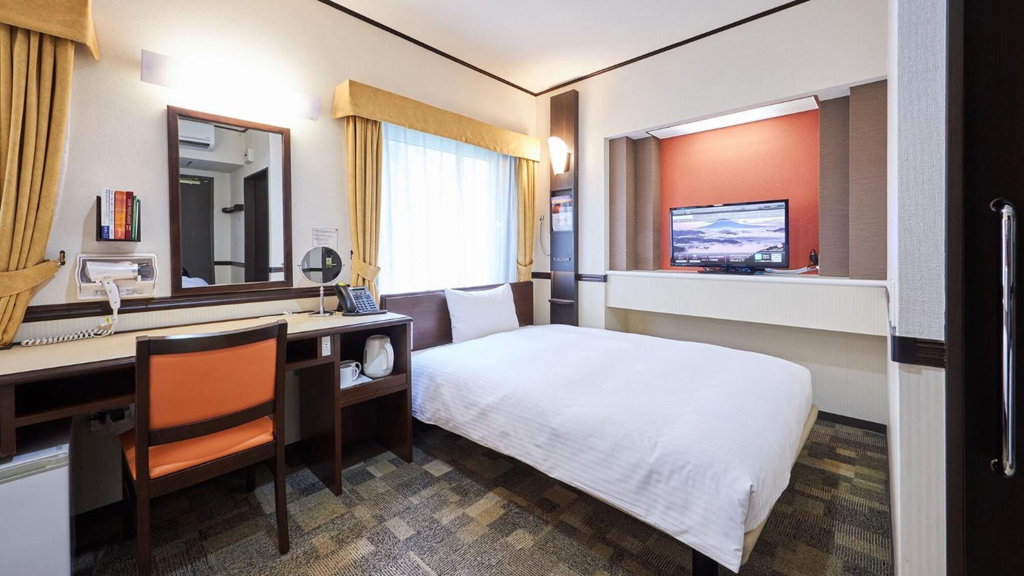 Toyoko Inn Tsu Eki Nishi Guchi Room photo