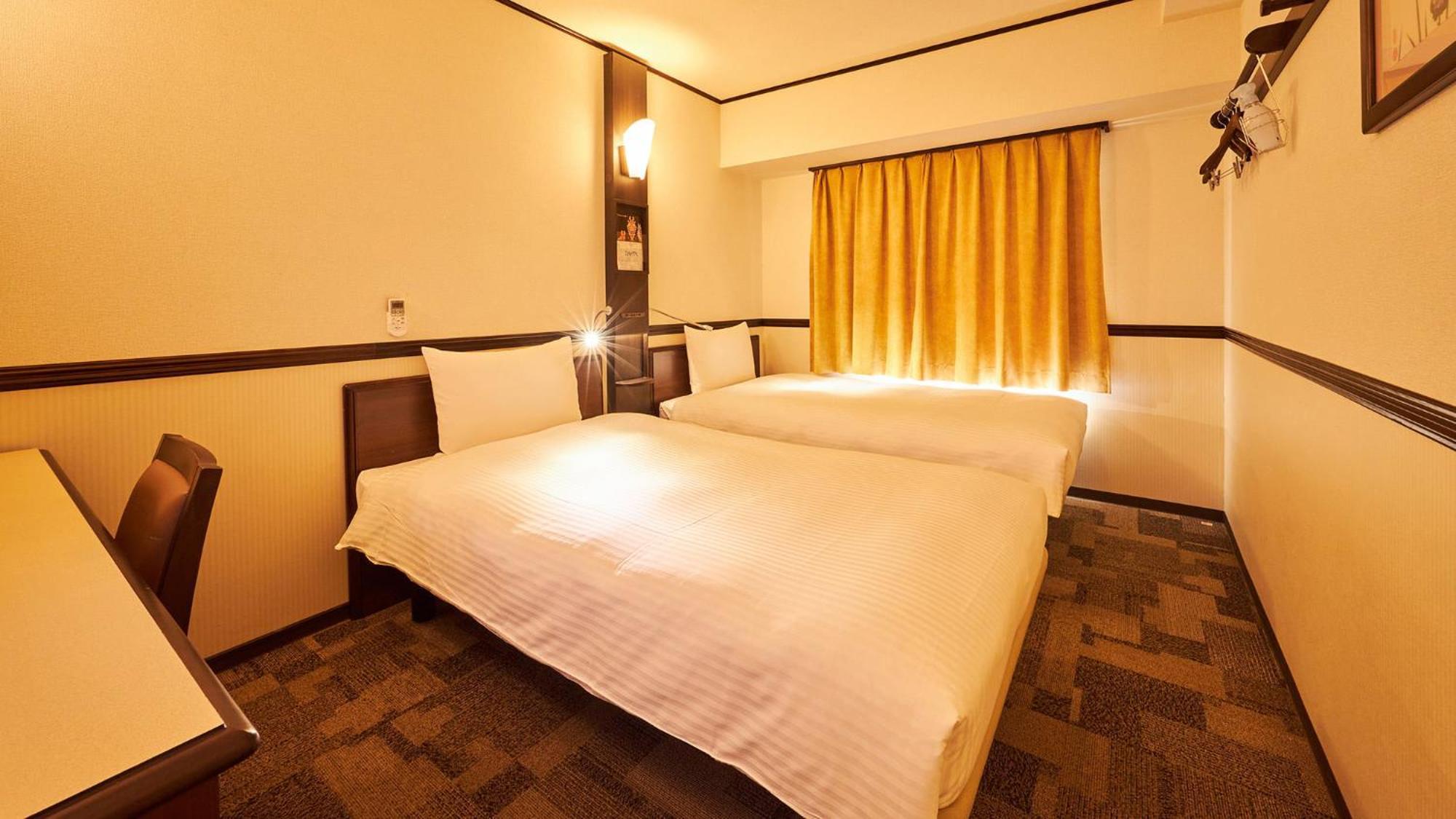 Toyoko Inn Tsu Eki Nishi Guchi Room photo